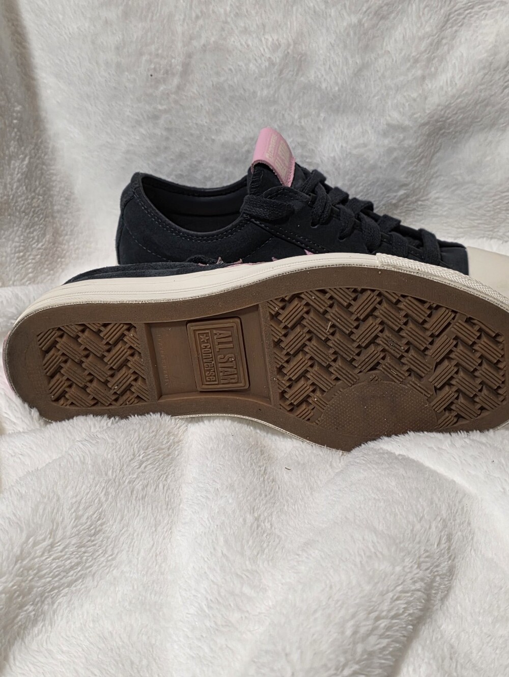 Converse Women’s Star PLAYER 76. Suede Black with Pink Accent Low-Top Sneakers - Picture 2 of 4